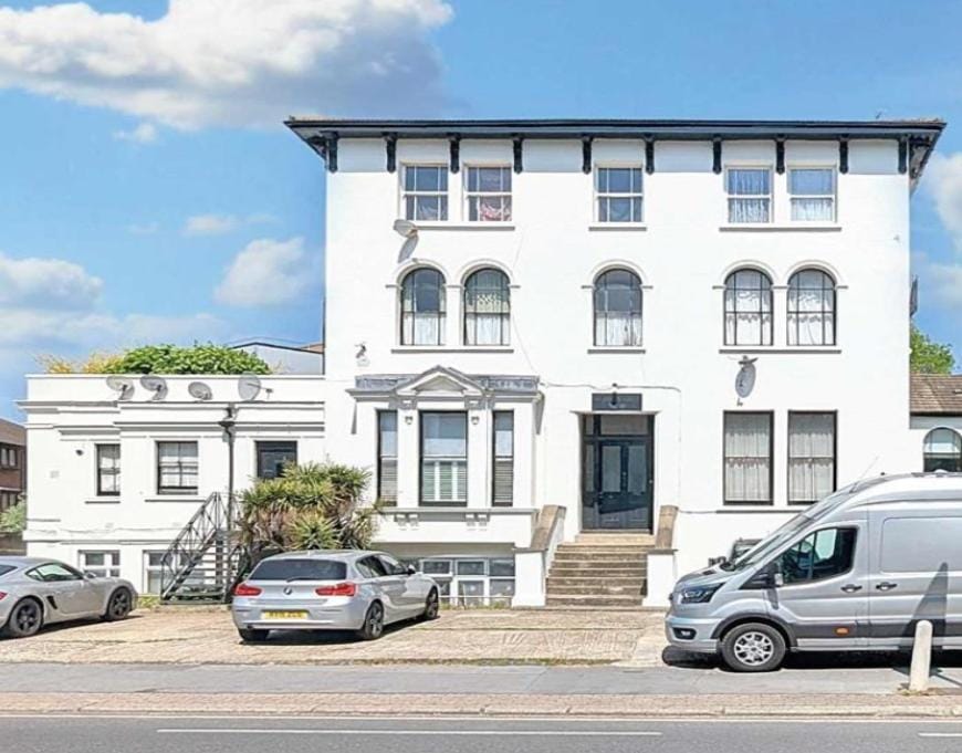 Auction finance in Croydon: £150k bridging loan for purchase. image