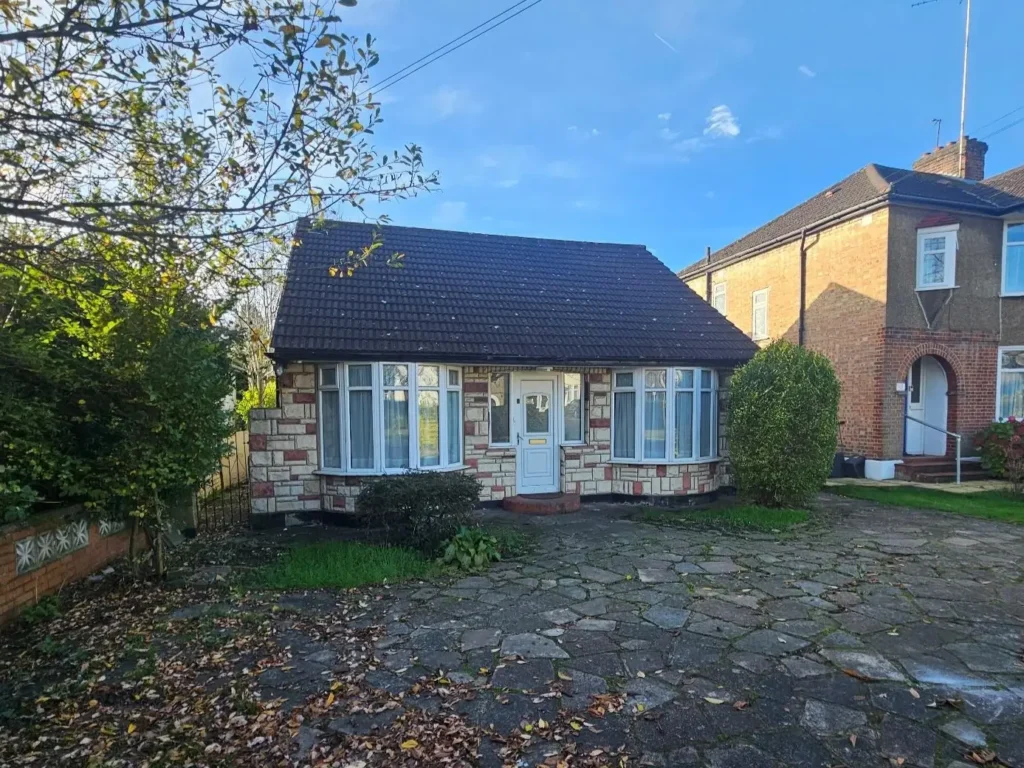 £450k bridge for residential purchase requiring refurbishment in NW London. image