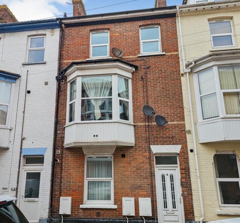 Dorset auction finance: £158k bridging loan for multi-unit conversion. image